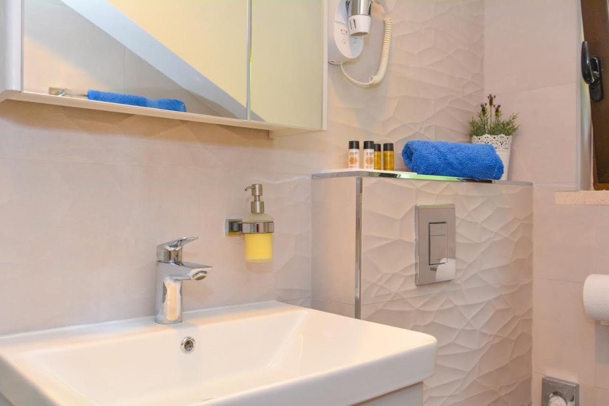 Apartment And Room Sveti Jakov Dubrovnik Luaran gambar