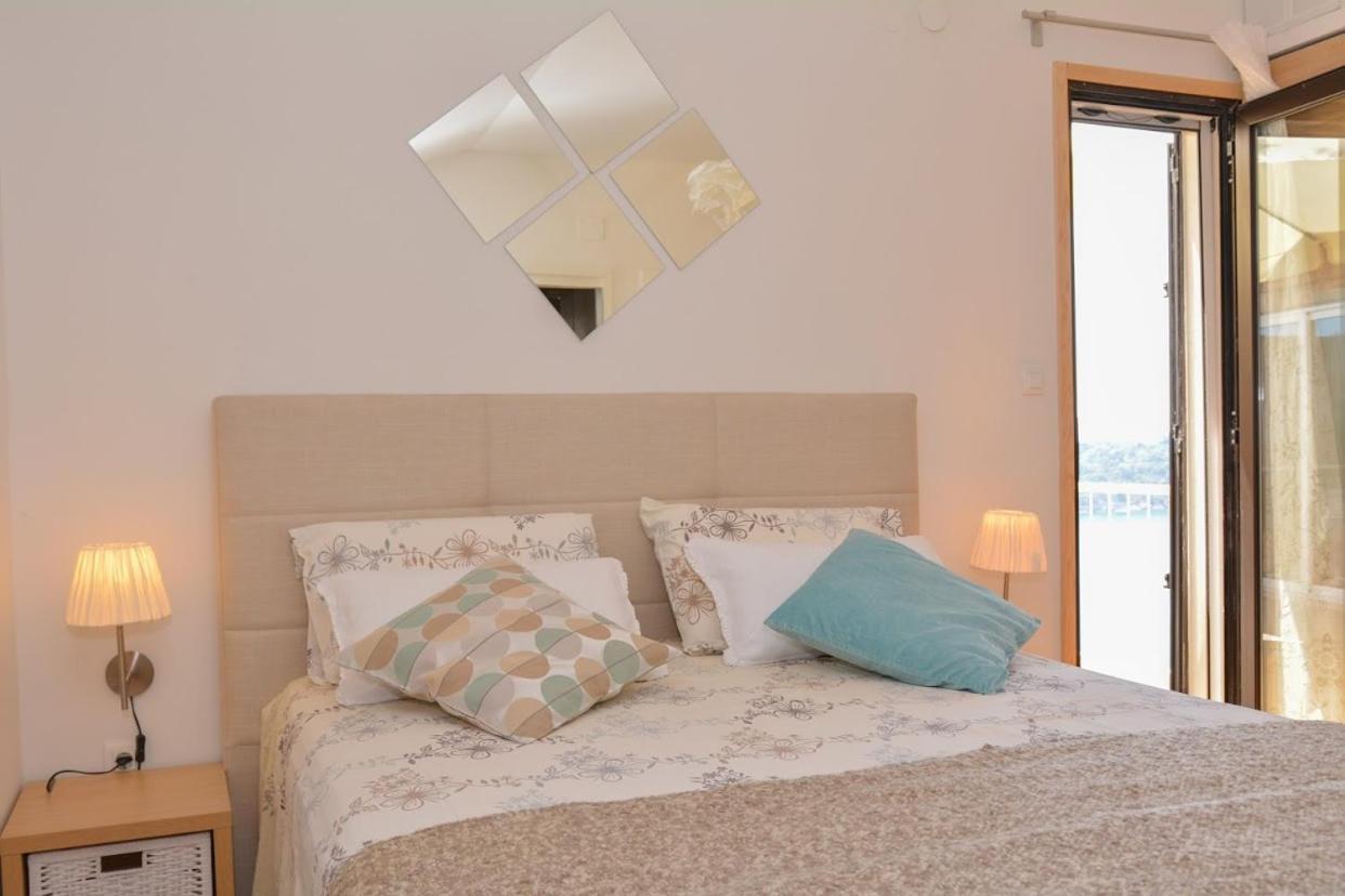 Apartment And Room Sveti Jakov Dubrovnik Luaran gambar