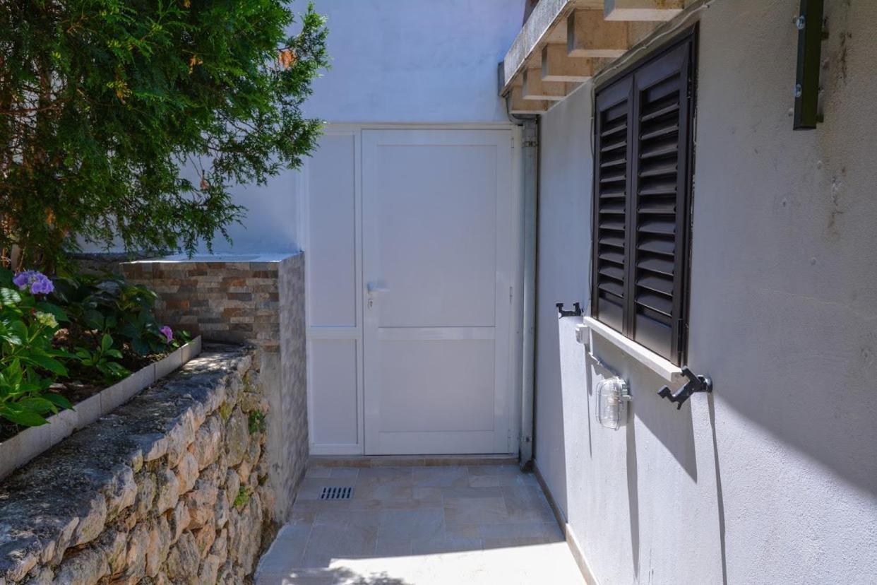 Apartment And Room Sveti Jakov Dubrovnik Luaran gambar
