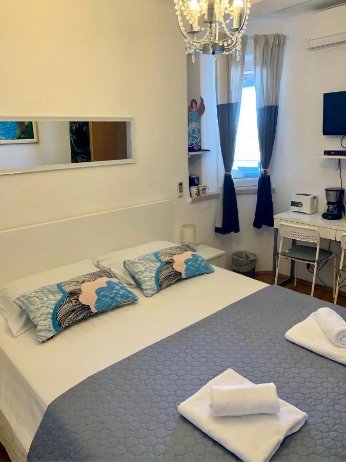 Apartment And Room Sveti Jakov Dubrovnik Luaran gambar